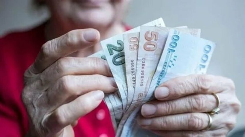 Zamlı emekli maaşları o tarihte hesaplarda olacak! Yeni zamlar açıklandı işte zamlı maaşların yatac Memur Maaşları 2022